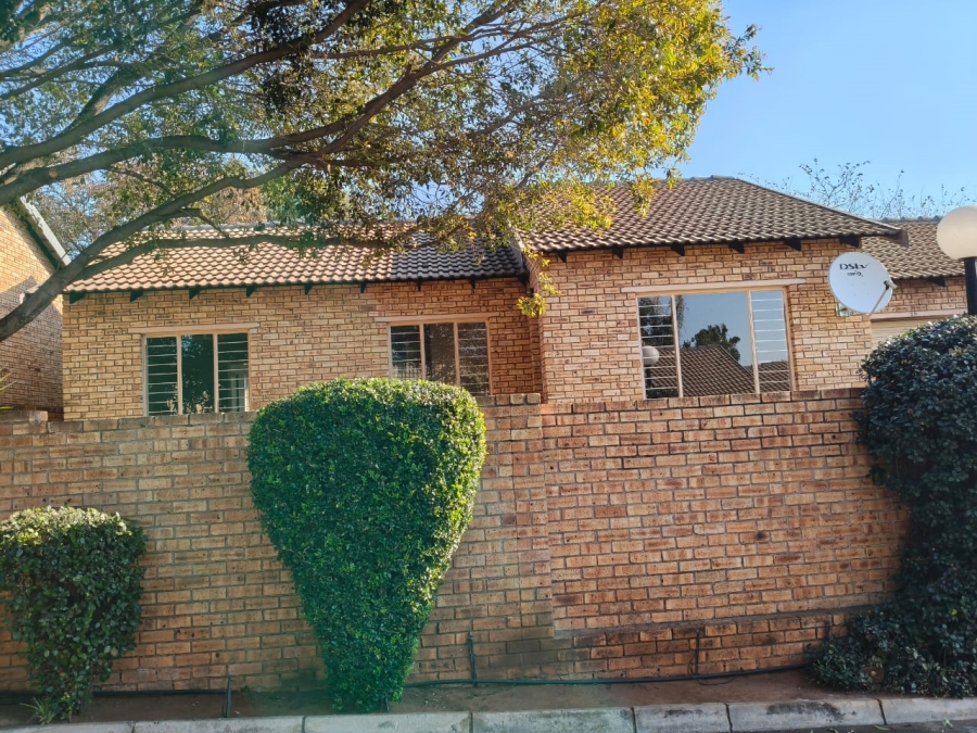 To Let 3 Bedroom Property for Rent in Cashan North West